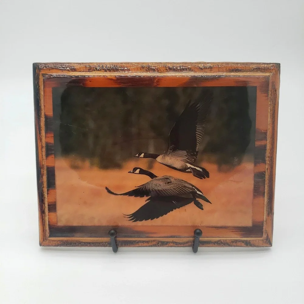 Rustic Canadian Geese Flying Wood Plaque Resin Gloss Wildlife Cabin Decor Art